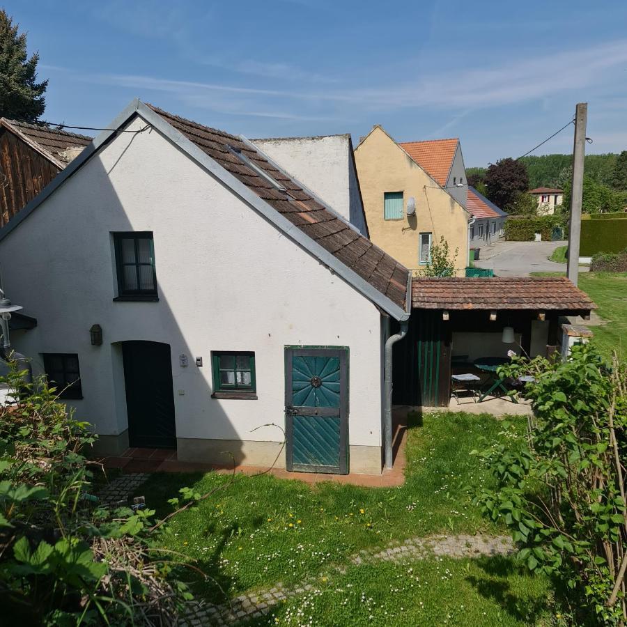 Landhaus Nitsch Appartement - Gaestehaus Nitsch Appartement Prinzendorf an Der Zaya Luaran gambar